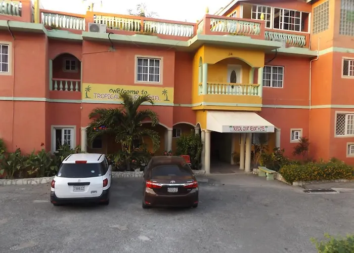 Hotel Tropical Court Near Airport 3*