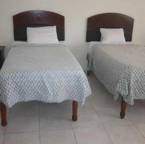 Tropical Court Near Airport 3* Montego Bay