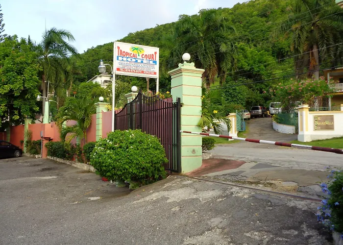 Tropical Court Near Airport Hotel Montego Bay