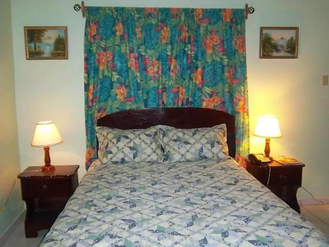 Tropical Court Near Airport Montego Bay