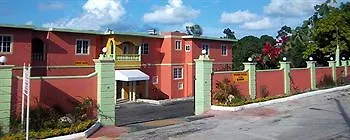 Tropical Court Near Airport Montego Bay